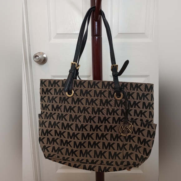 Michael Kors Purse - Picture 1 of 3